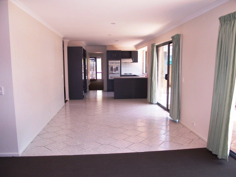 14 Martinique Drive, Seaford Rise SA 5169