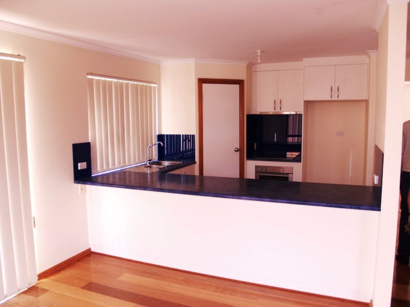 2/12 McGuire Court, Hackham SA 5163