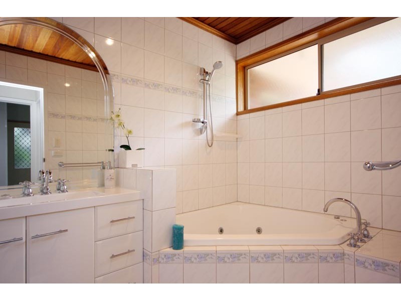 8 Alta Avenue, Happy Valley SA 5159