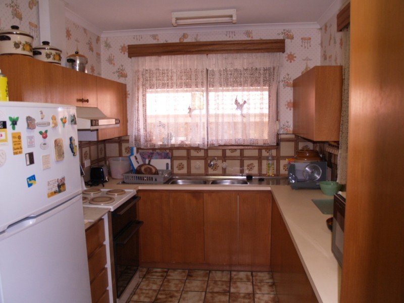 9 George Avenue, Hackham SA 5163