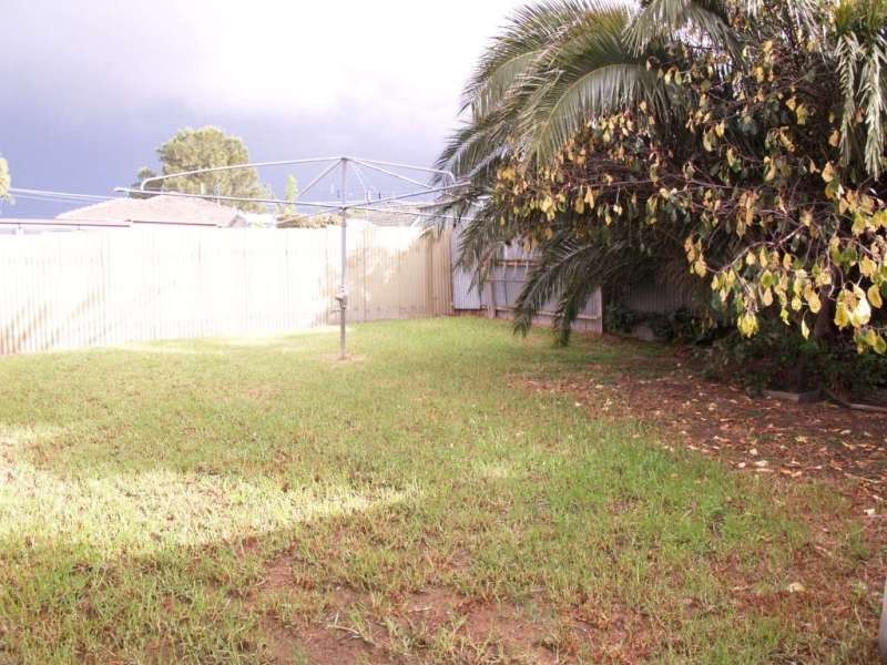 9 George Avenue, Hackham SA 5163