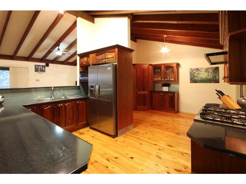 7 Ronald Avenue, Eden Hills SA 5050