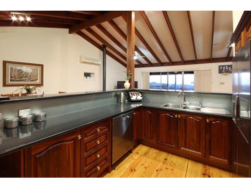 7 Ronald Avenue, Eden Hills SA 5050