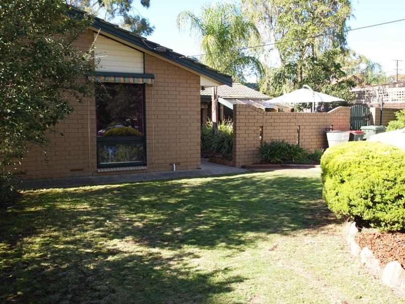 15 Barrdickson Crescent, Happy Valley SA 5159