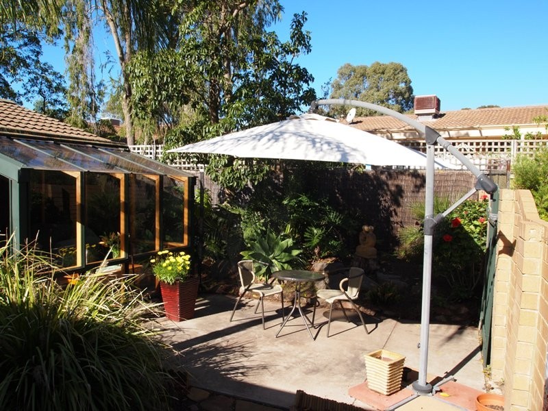 15 Barrdickson Crescent, Happy Valley SA 5159