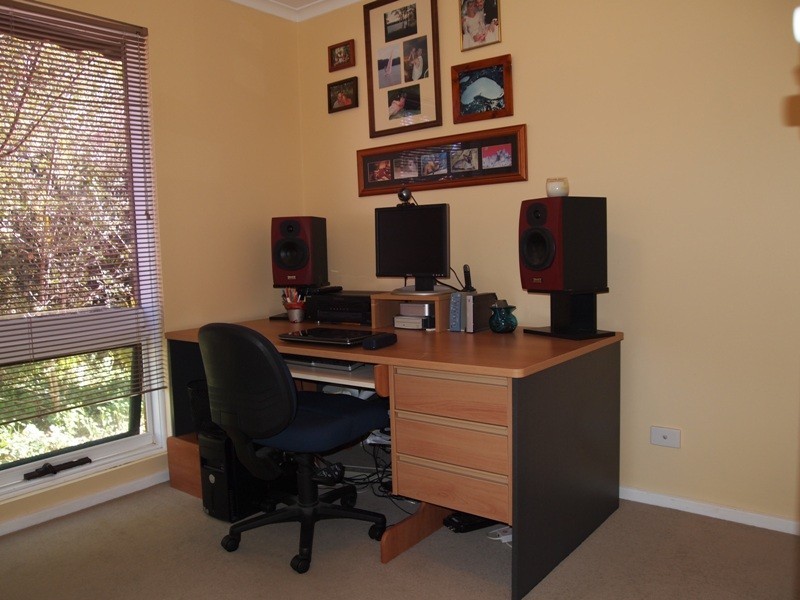 15 Barrdickson Crescent, Happy Valley SA 5159