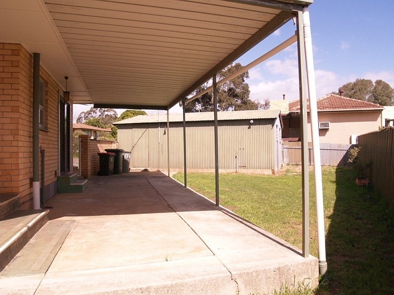 17 Vine Street, Morphett Vale SA 5162