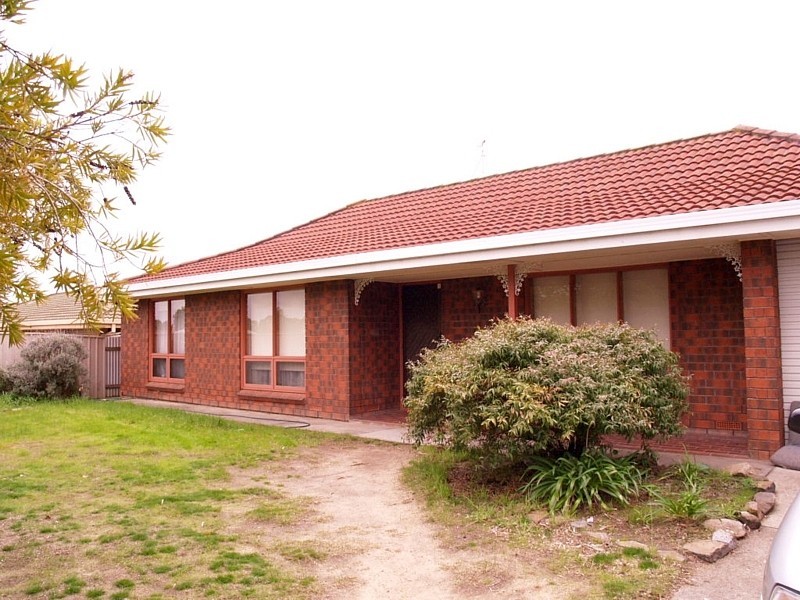 13 Paragon Avenue, Aberfoyle Park SA 5159