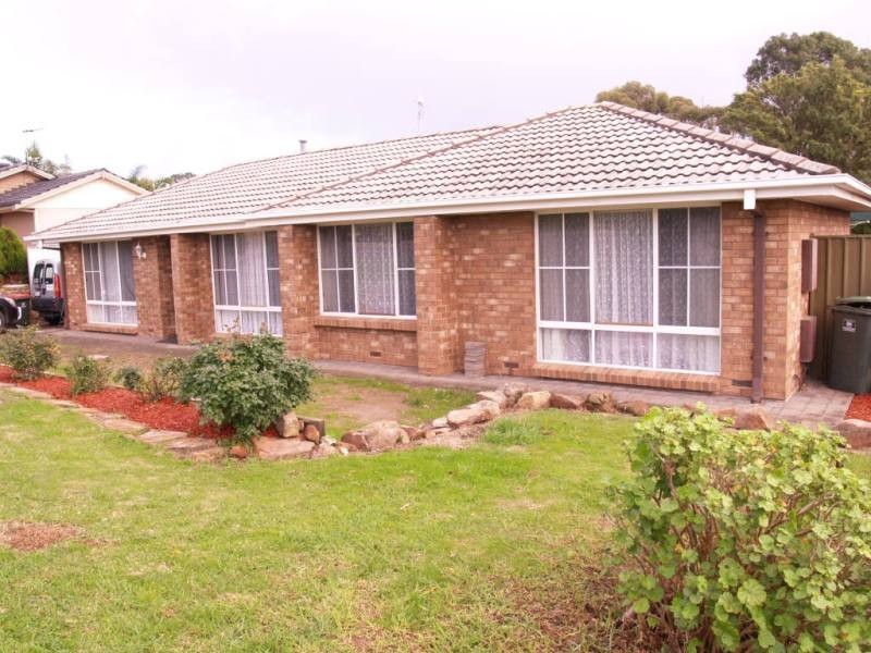 13 Bromley Road, Huntfield Heights SA 5163