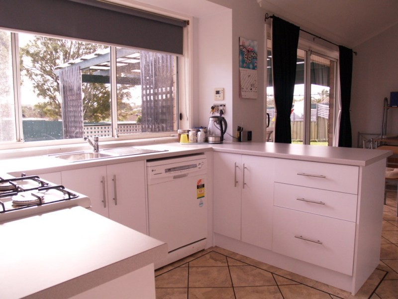 13 Bromley Road, Huntfield Heights SA 5163