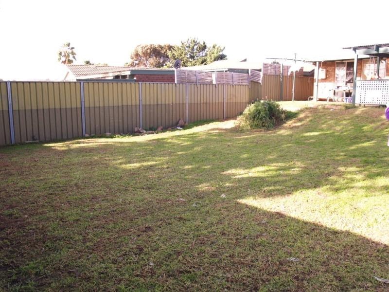 13 Bromley Road, Huntfield Heights SA 5163