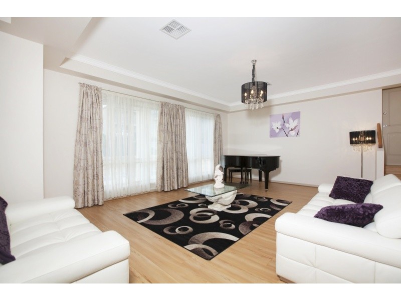 35 Highfield Drive, Craigburn Farm SA 5051