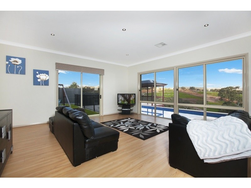 35 Highfield Drive, Craigburn Farm SA 5051