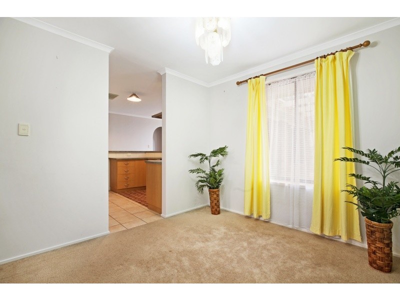 6 Ebony Court, Woodcroft SA 5162