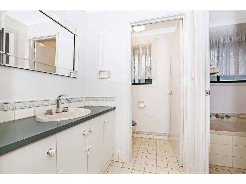 6 Ebony Court, Woodcroft SA 5162