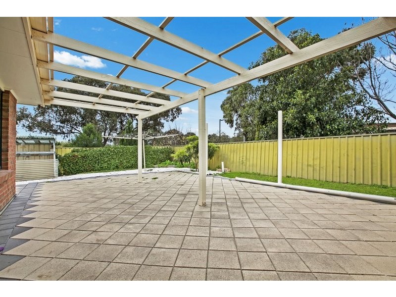 6 Ebony Court, Woodcroft SA 5162