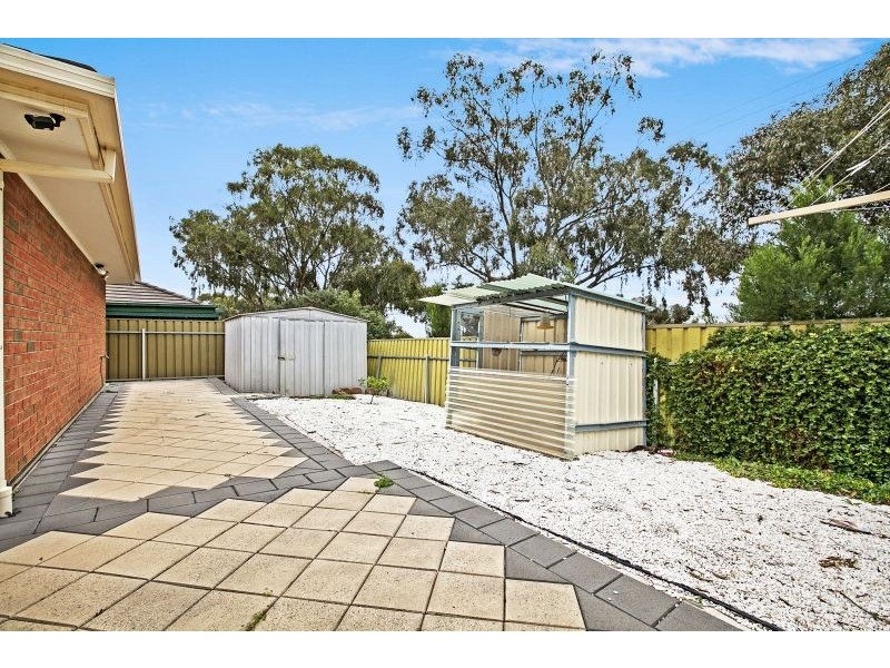 6 Ebony Court, Woodcroft SA 5162