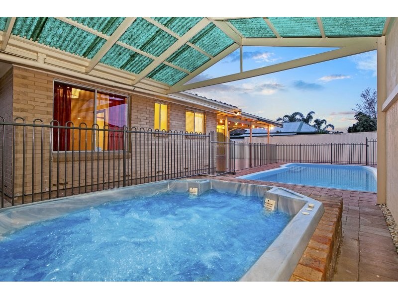 18 Burns Court, Morphett Vale SA 5162