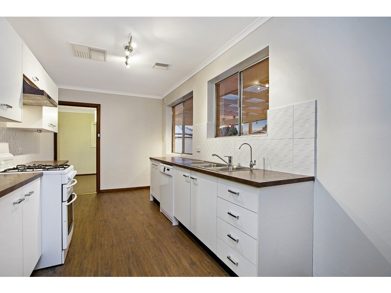 18 Burns Court, Morphett Vale SA 5162