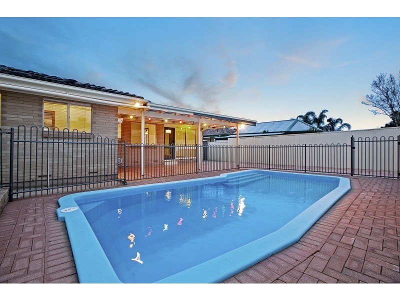 18 Burns Court, Morphett Vale SA 5162