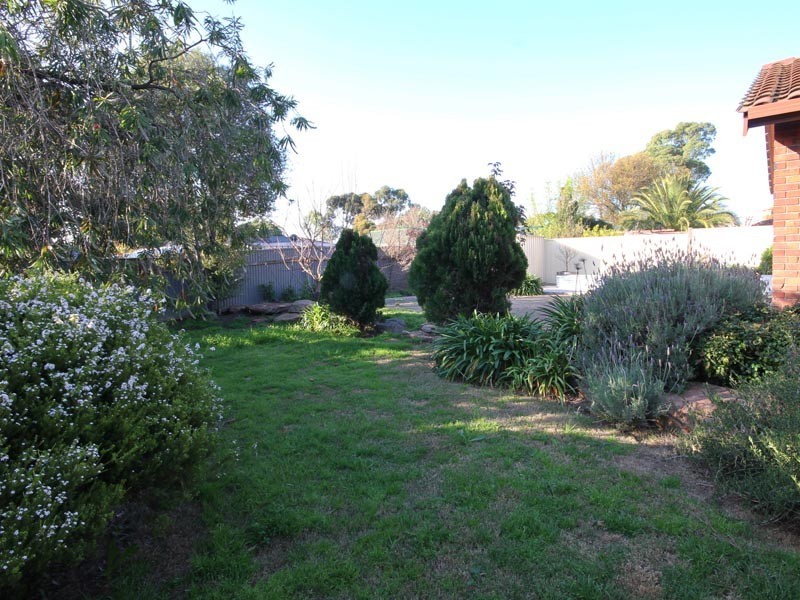 26 Jennifer Drive, Happy Valley SA 5159