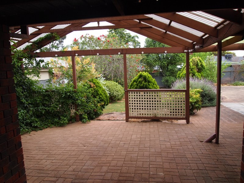 26 Jennifer Drive, Happy Valley SA 5159