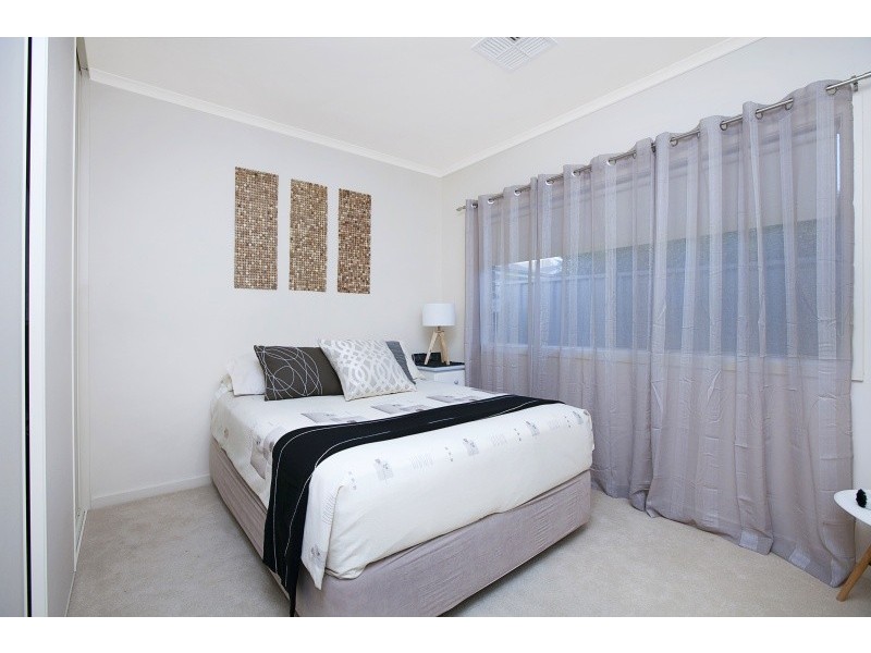 10 Hereford Lane, Woodcroft SA 5162