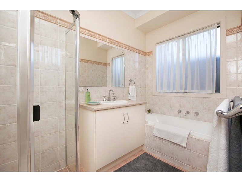 10 Hereford Lane, Woodcroft SA 5162