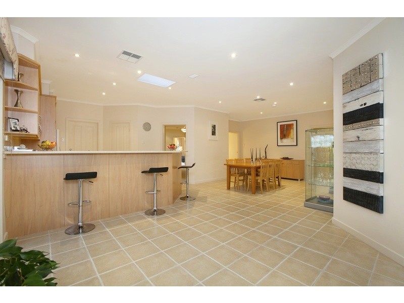 10 Hereford Lane, Woodcroft SA 5162