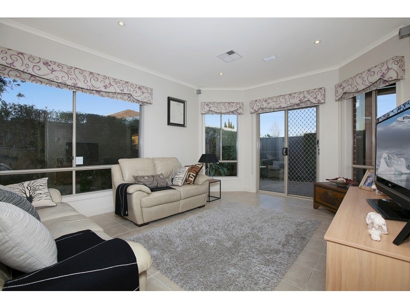 10 Hereford Lane, Woodcroft SA 5162