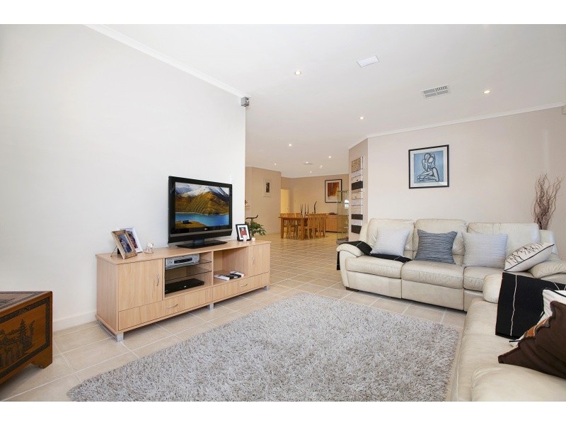 10 Hereford Lane, Woodcroft SA 5162