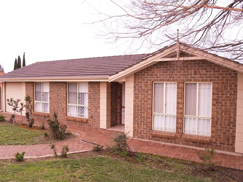 72 Investigator Drive, Woodcroft SA 5162