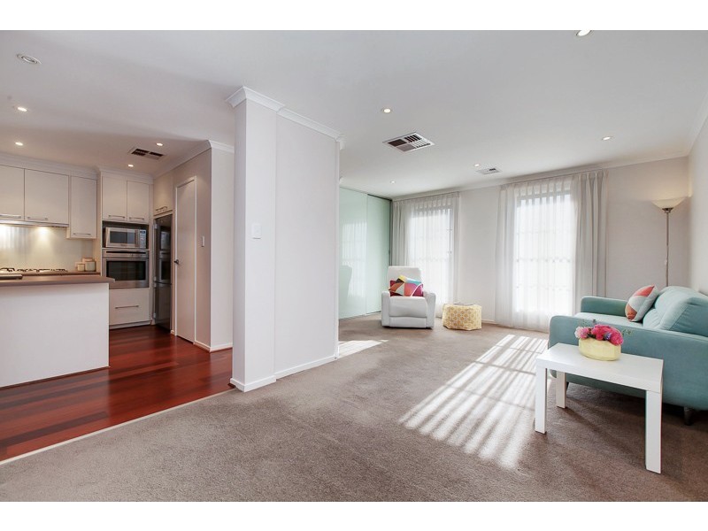 6 Mundulla Avenue, Woodcroft SA 5162