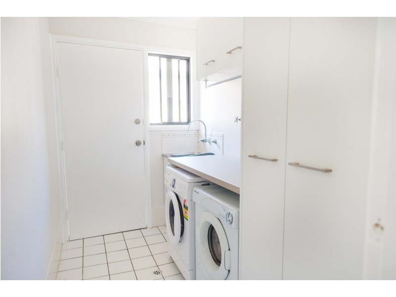 6 Mundulla Avenue, Woodcroft SA 5162