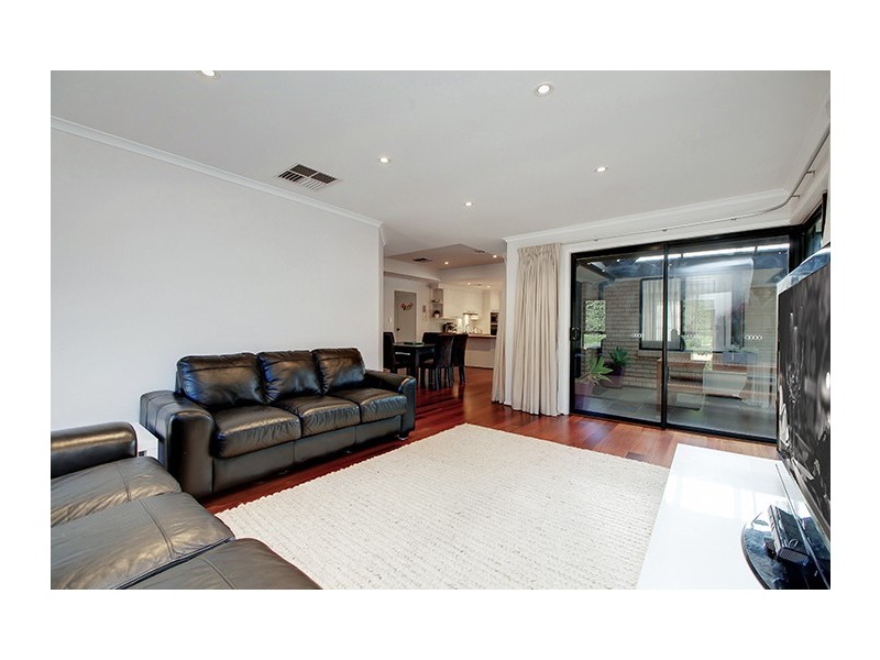 6 Mundulla Avenue, Woodcroft SA 5162