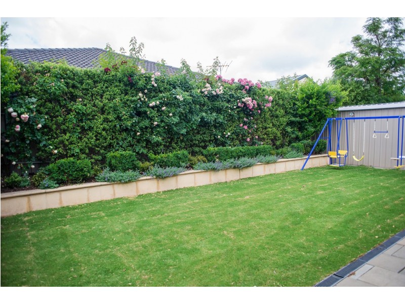 6 Mundulla Avenue, Woodcroft SA 5162