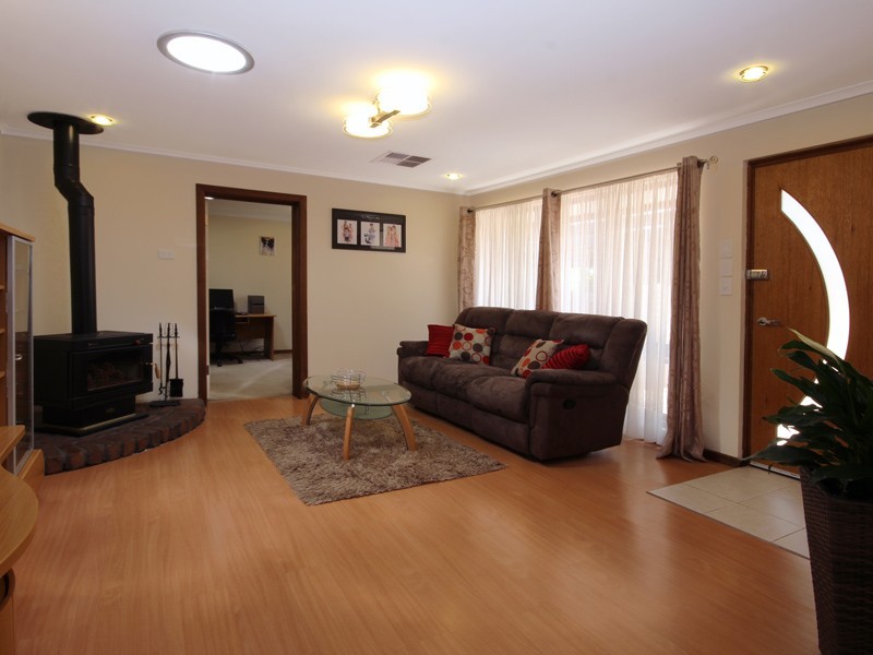 29 Garnet Crescent, Flagstaff Hill SA 5159