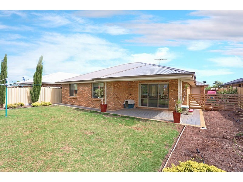 9 Banksia Avenue, Aldinga Beach SA 5173