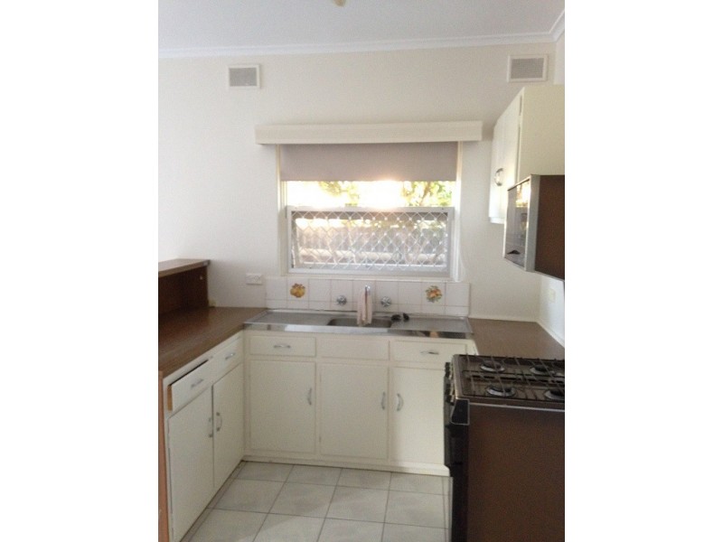 17 Stewart Avenue, Hackham SA 5163