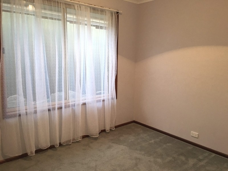 2 Aish Court, Woodcroft SA 5162
