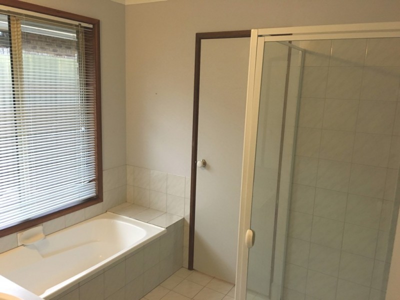 2 Aish Court, Woodcroft SA 5162