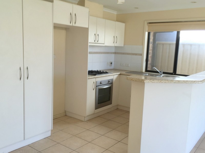 28 Chamberlain Drive, Christie Downs SA 5164