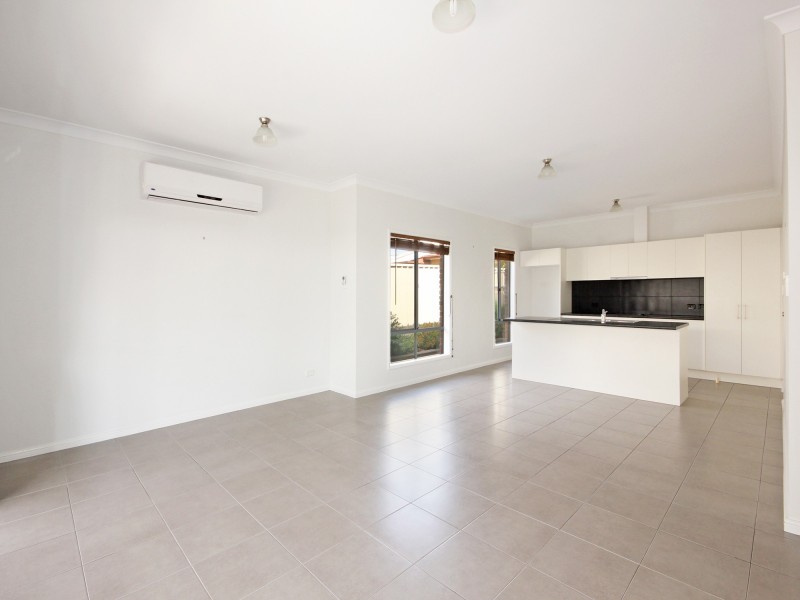 16 Walnut Street, Old Reynella SA 5161