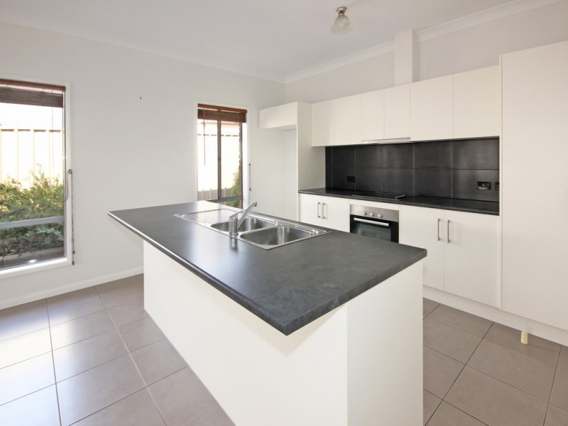 16 Walnut Street, Old Reynella SA 5161