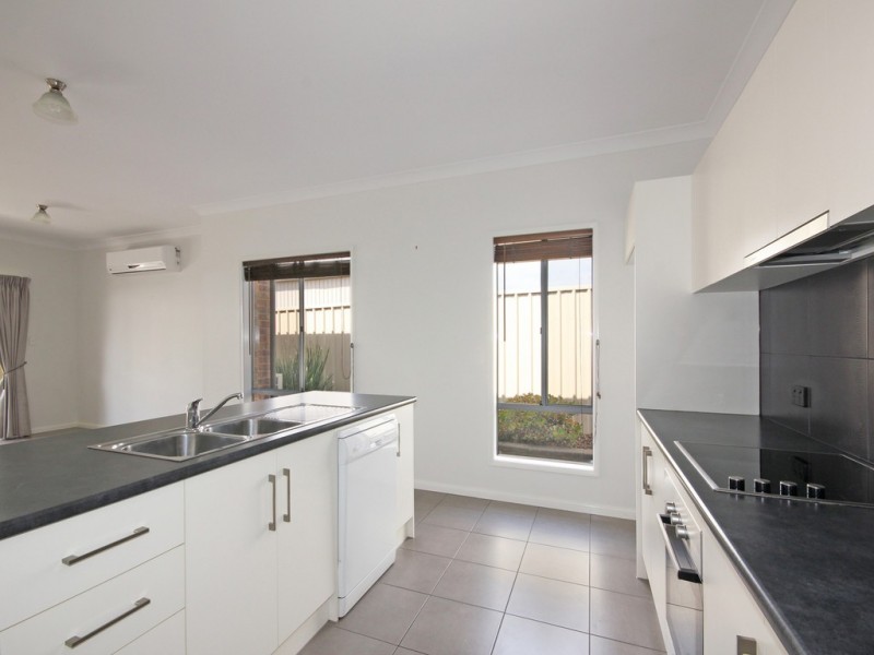 16 Walnut Street, Old Reynella SA 5161