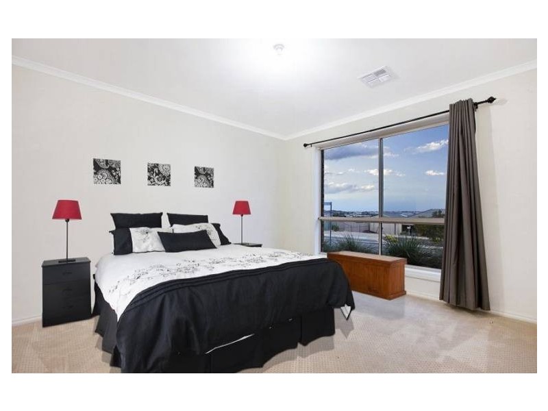 17 Yeltana Avenue, Huntfield Heights SA 5163