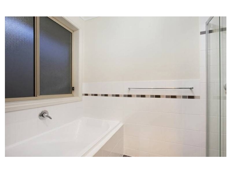 17 Yeltana Avenue, Huntfield Heights SA 5163