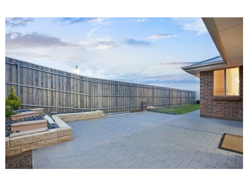 17 Yeltana Avenue, Huntfield Heights SA 5163
