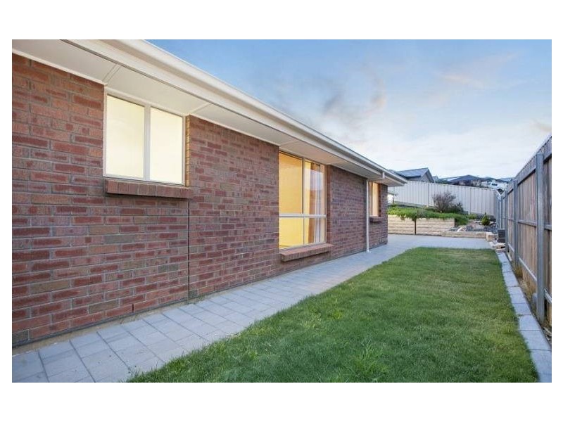 17 Yeltana Avenue, Huntfield Heights SA 5163