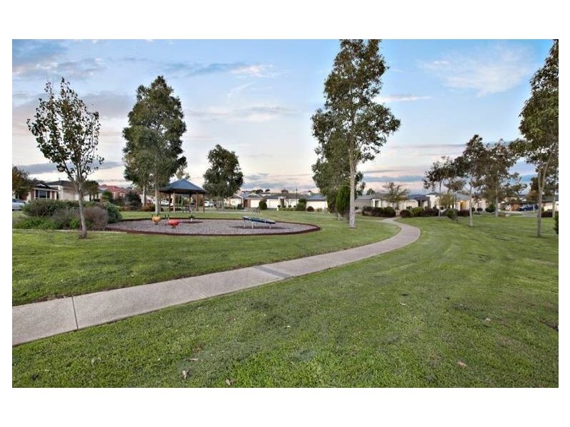 17 Yeltana Avenue, Huntfield Heights SA 5163